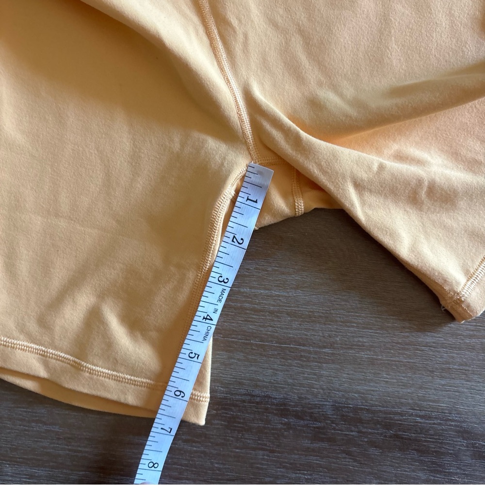 Wilfred Free Aritzia 7” Active Romper Jumpsuit in Tan Yellow, X-Small - Picture 4 of 5